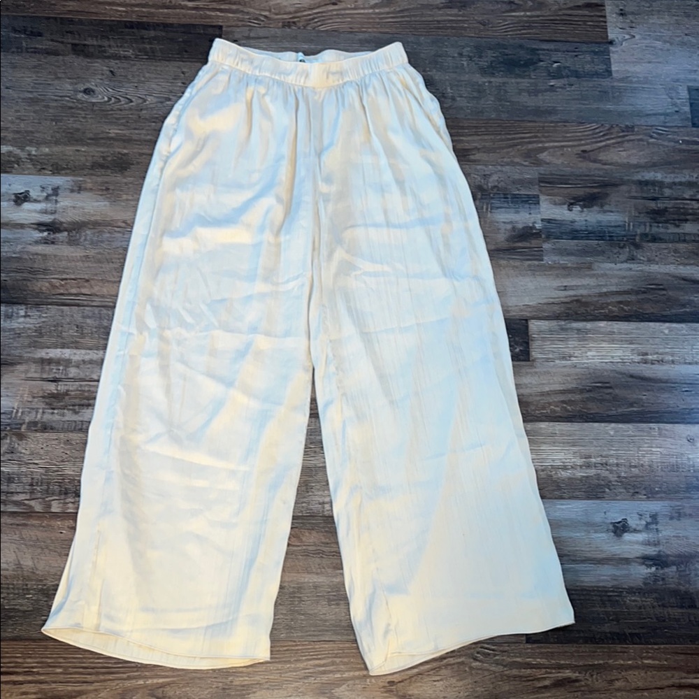 Abercrombie & Fitch Light Cream Satin Crinkle Pull On Pants
